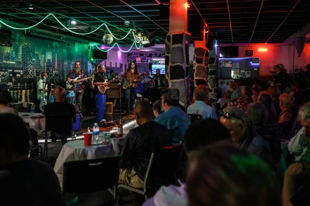 Tee Dee's Lounge