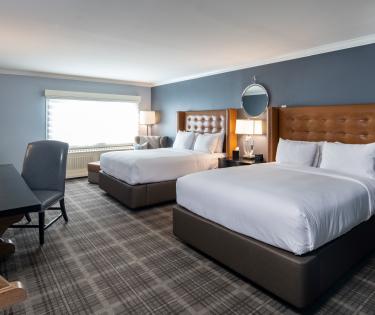 Queen/Queen Bedroom